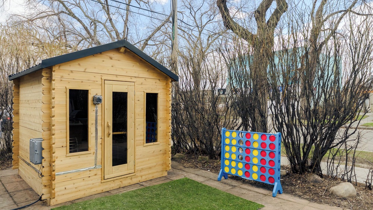 Photo of Outdoor in Crescent Heights