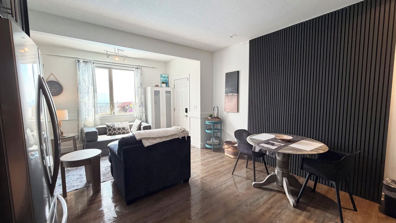 Photo of Livingroom in Foothills