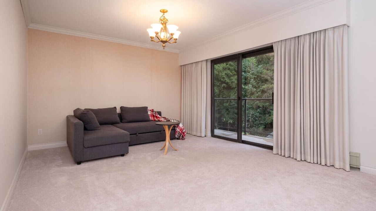 Photo of Livingroom in Caulfeild