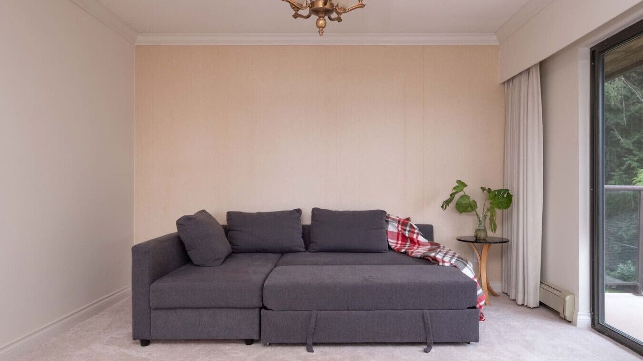 Photo of Livingroom in Caulfeild
