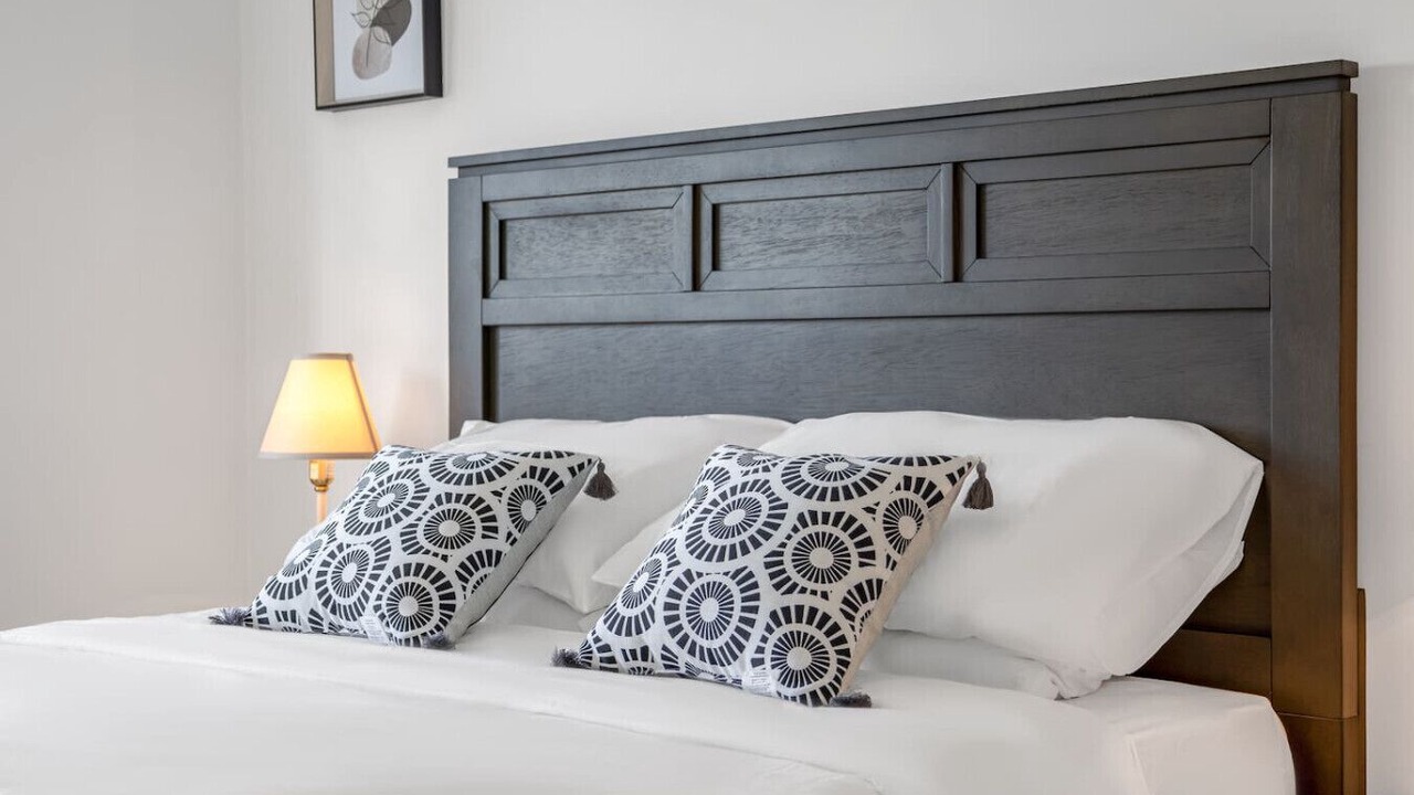Photo of Bedroom in Renfrew-Collingwood