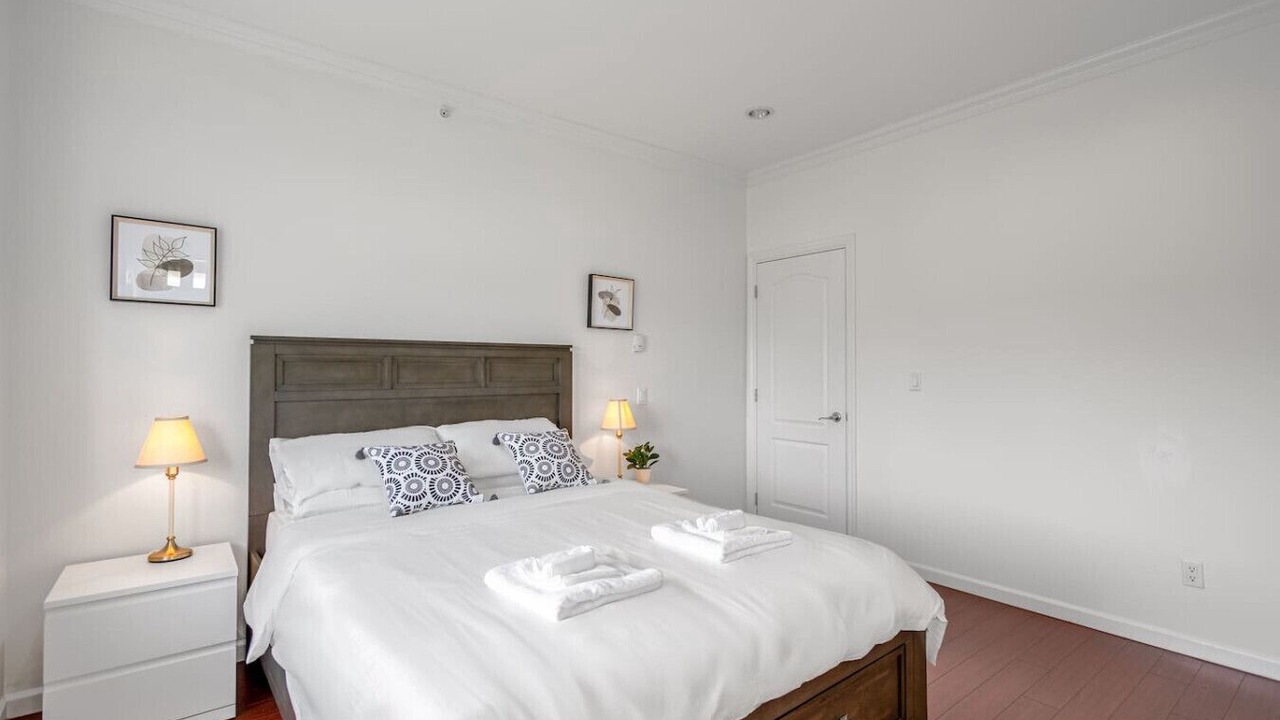 Photo of Bedroom in Renfrew-Collingwood