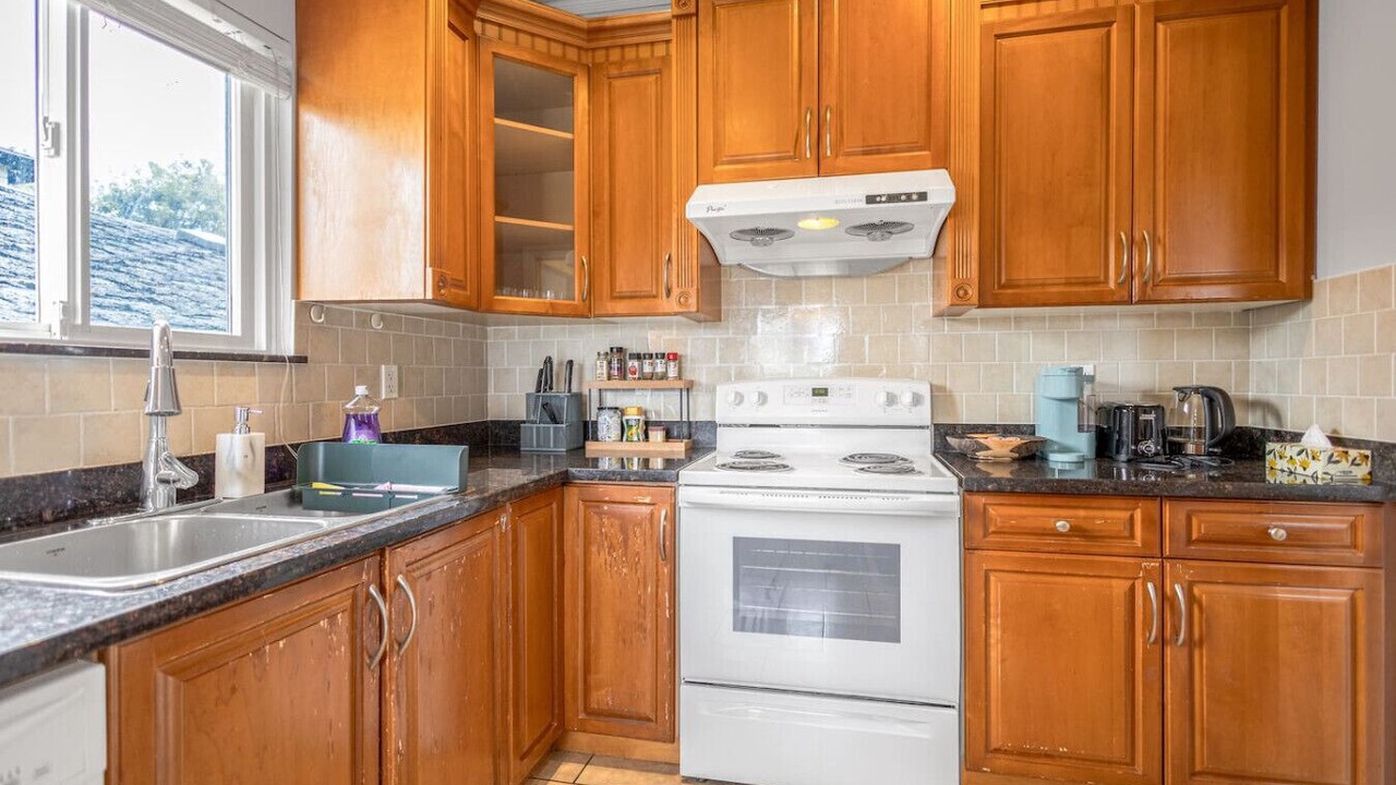 Photo of Kitchen in Renfrew-Collingwood