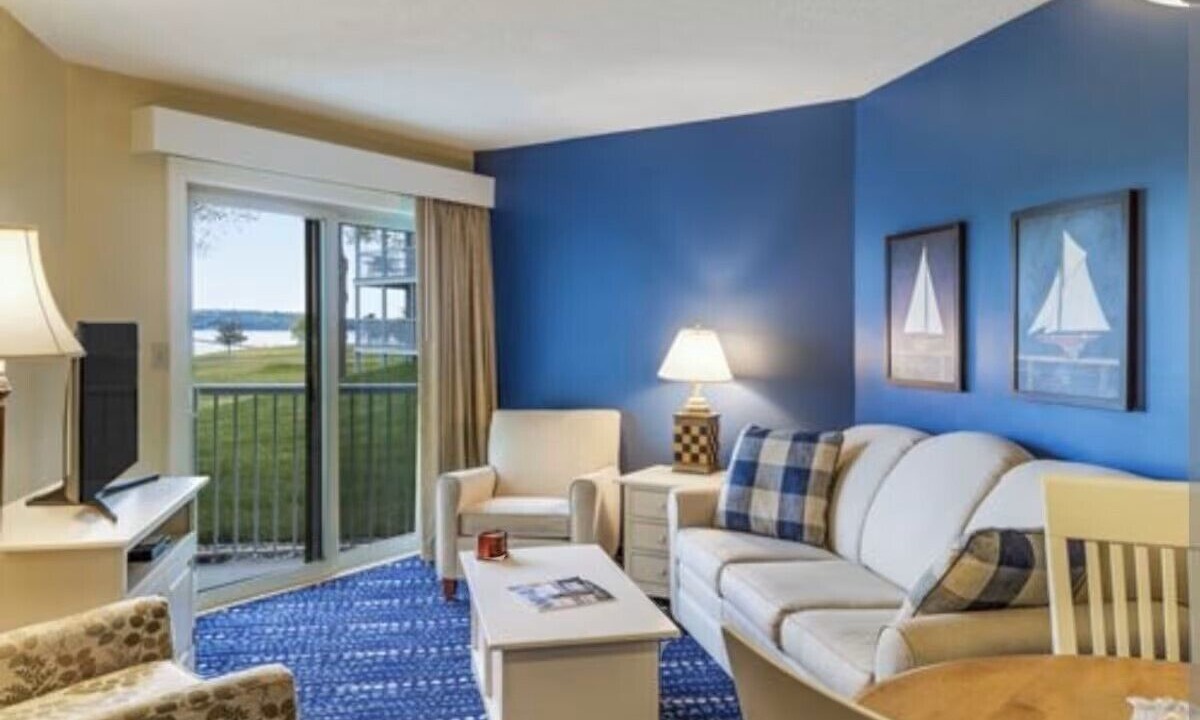 Photo of Livingroom in Glen Cove
