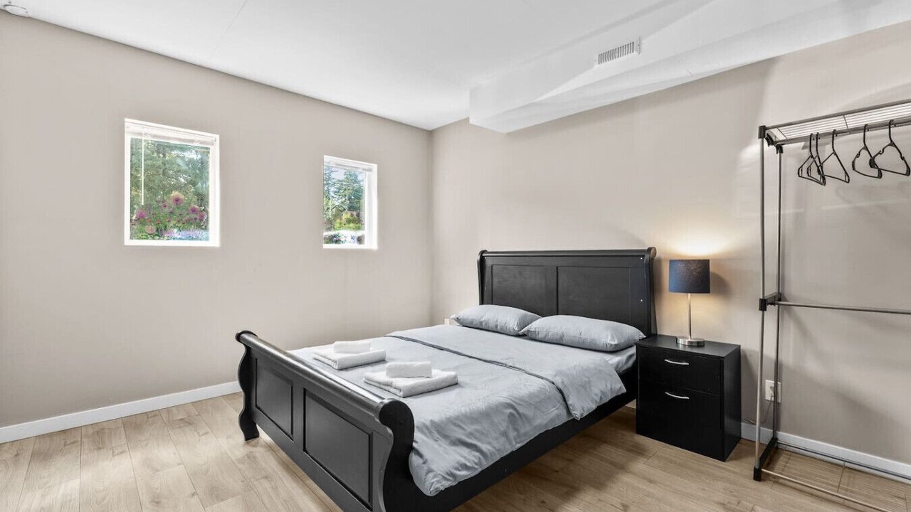 Photo of Bedroom in Crescent Beach