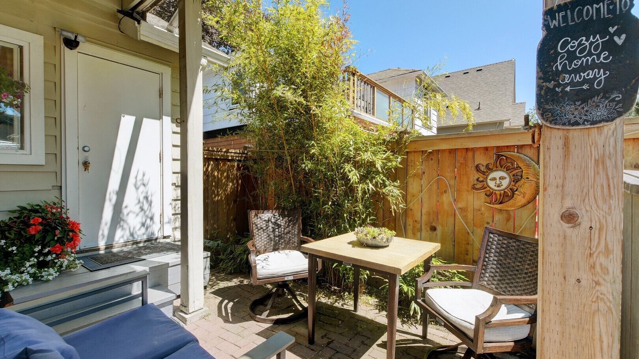 Photo of Patio Balcony in James Bay