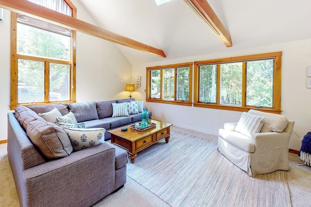 Photo of Livingroom in New Harbor