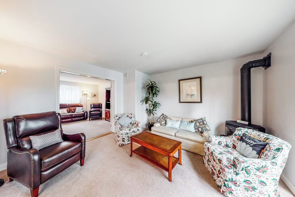 Photo of Livingroom in Waldoboro