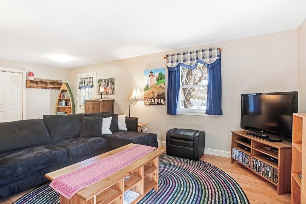 Photo of Livingroom in Seal Cove
