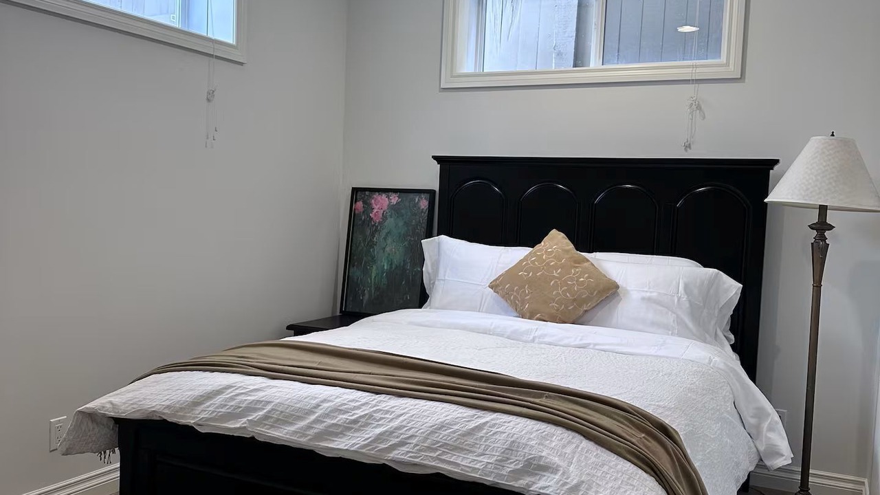 Photo of Bedroom in Signal Hill