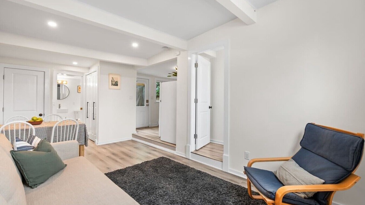 Photo of Livingroom in Downtown Eastside