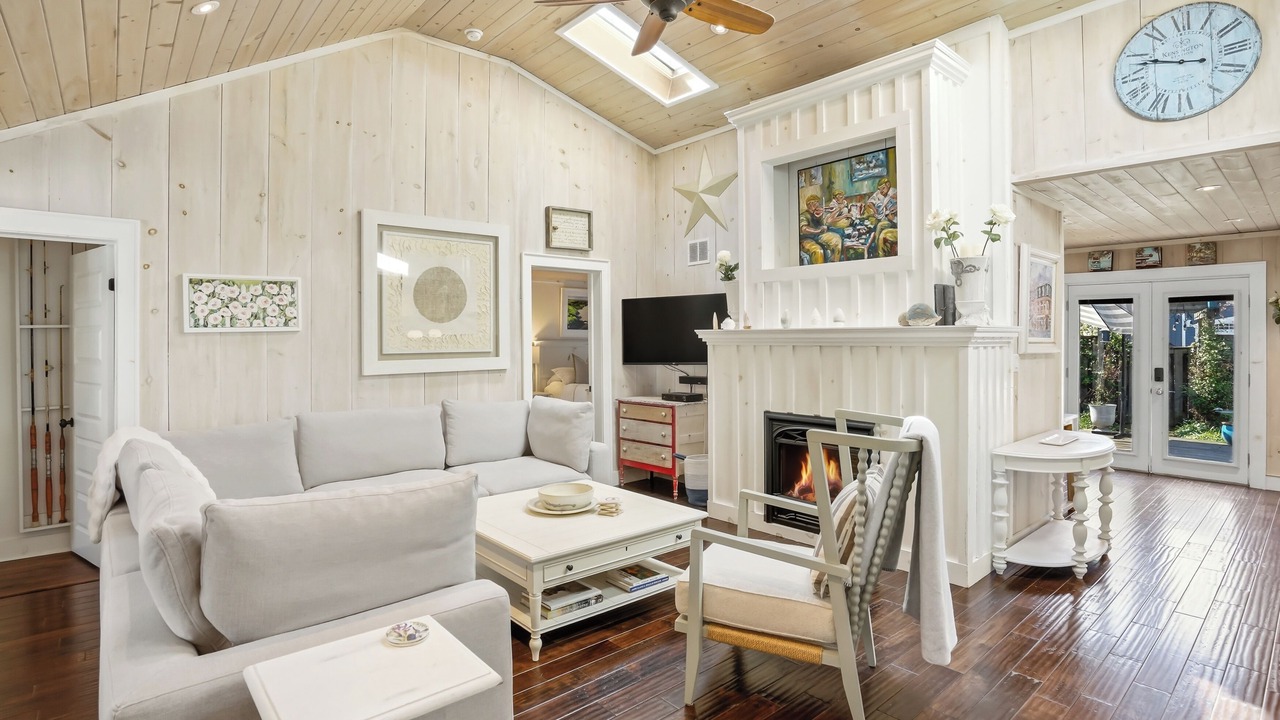 Photo of Livingroom in Historic Old Town