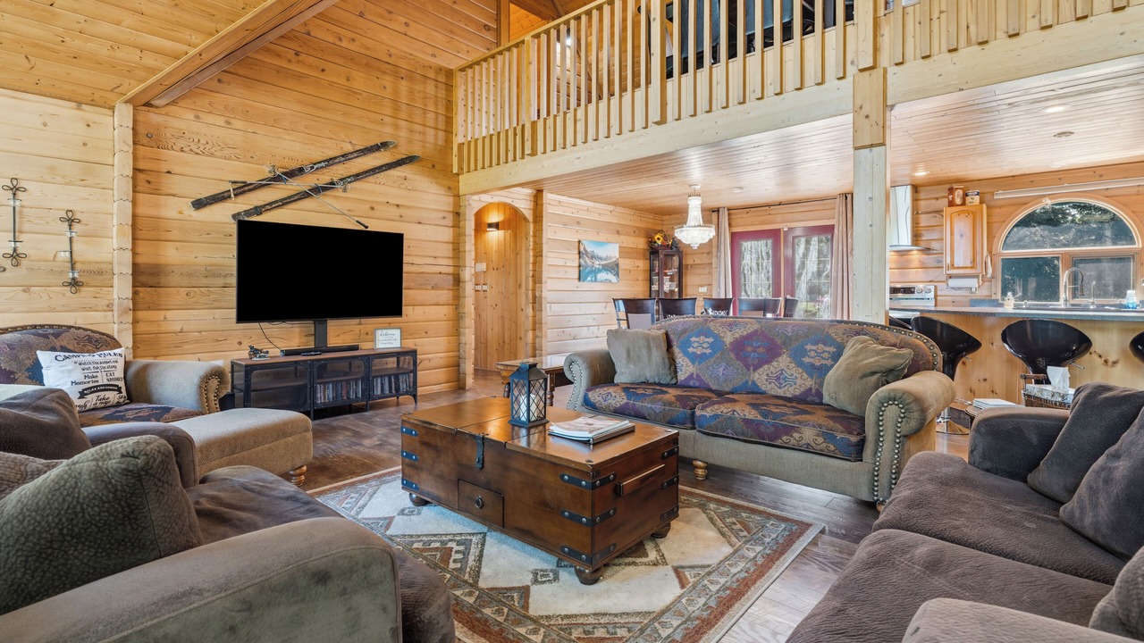 Photo of Livingroom in Central Alberta
