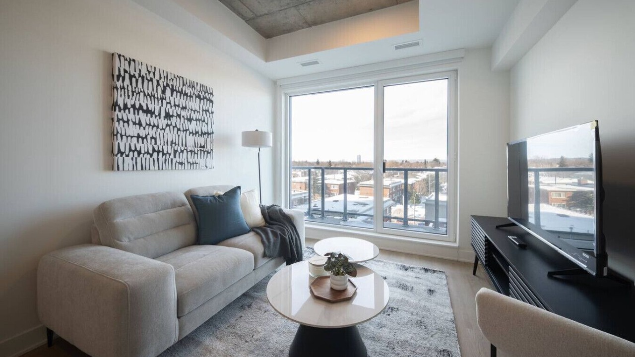 Photo of Livingroom in Carlingwood - McKellar Park - Laurentien View
