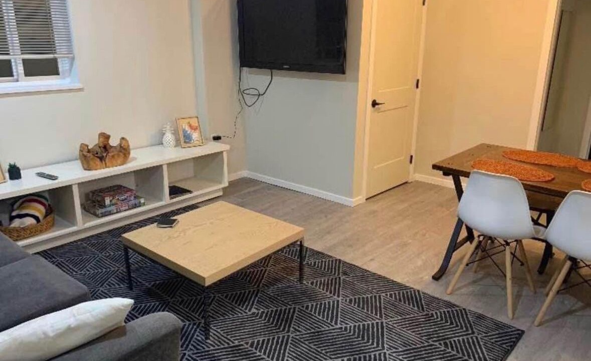 Photo of Livingroom in Riley Park