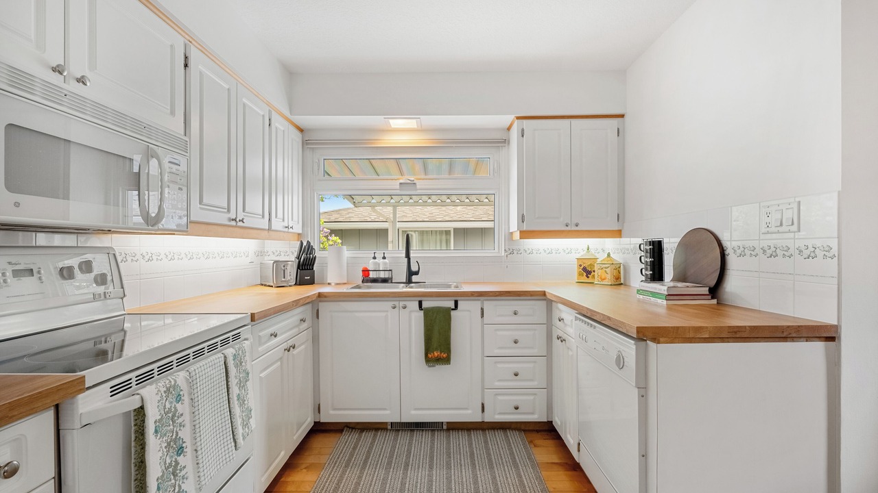 Photo of Kitchen in Haysboro