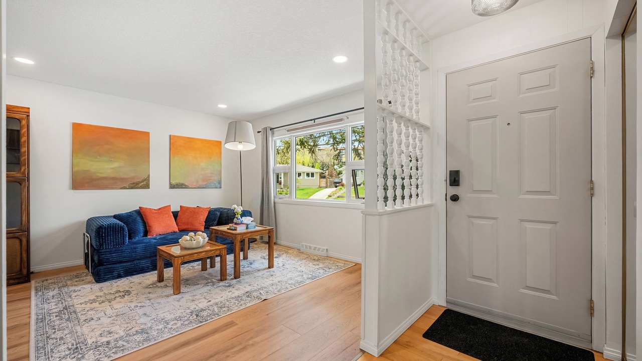 Photo of Livingroom in Haysboro