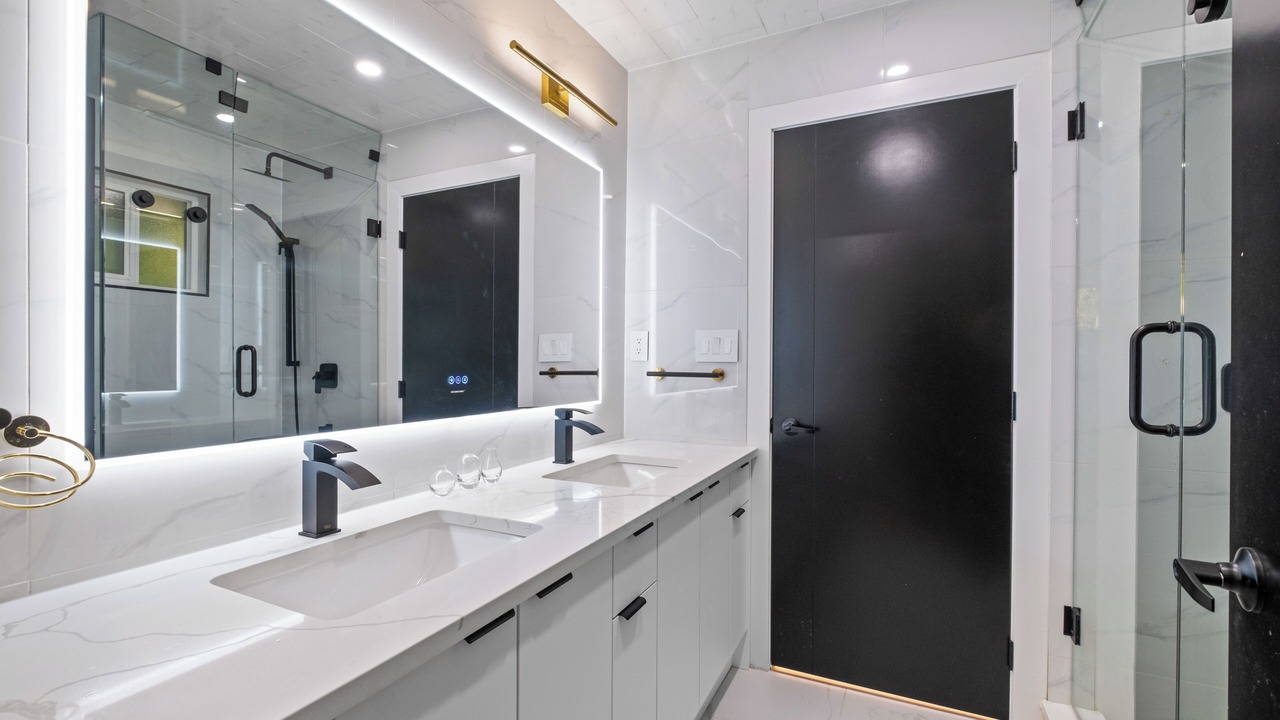 Photo of Bathroom in Upper Lonsdale