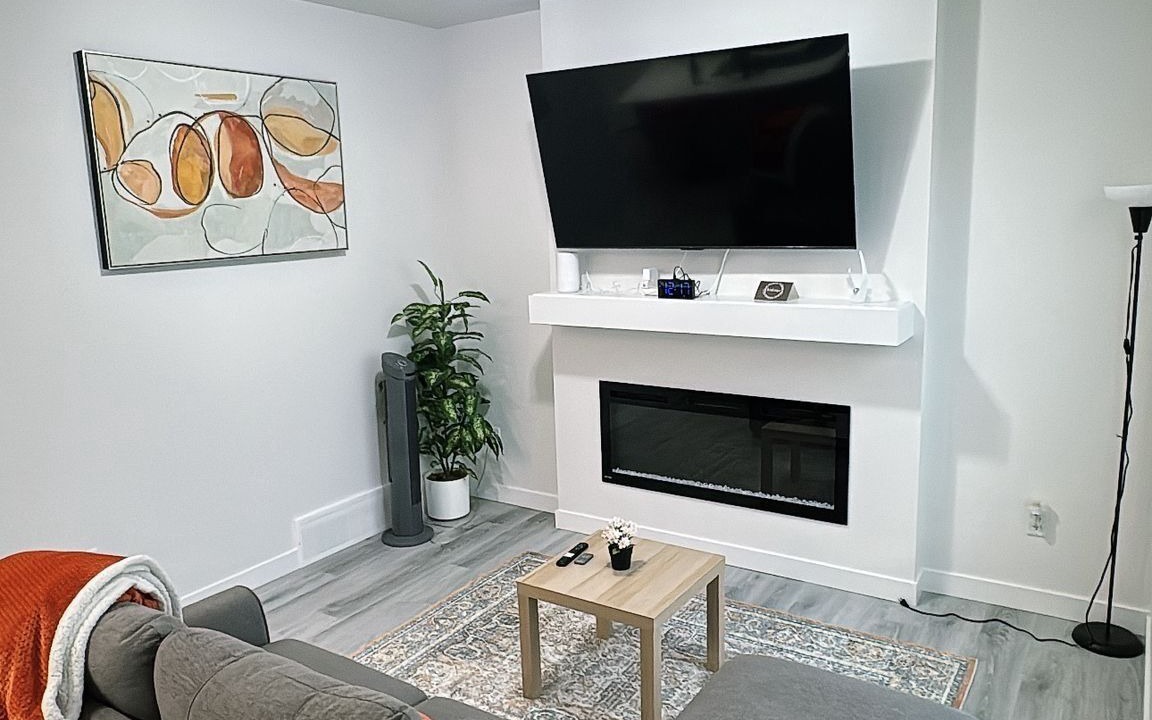 Photo of Livingroom in Division No. 11