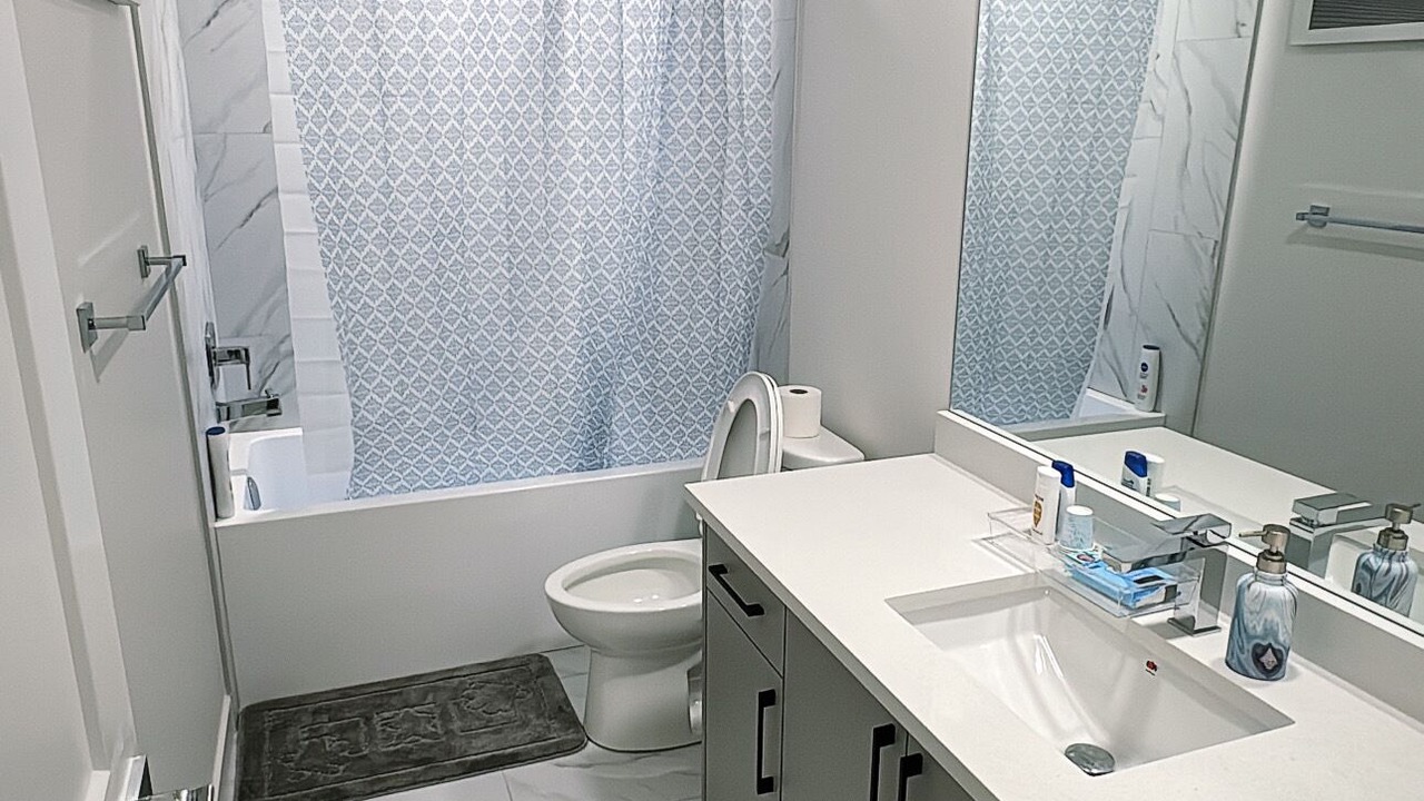 Photo of Bathroom in Division No. 11