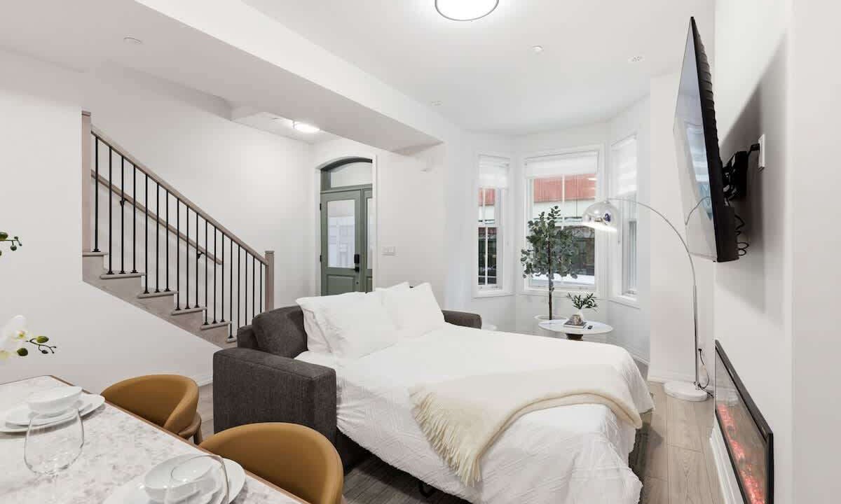 Photo of Livingroom in Toronto Entertainment District
