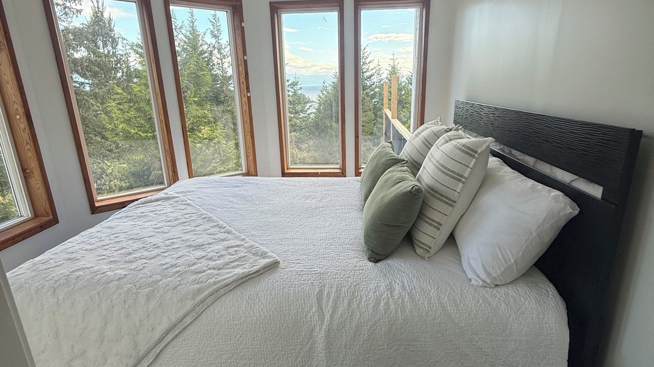 Photo of Bedroom in East Sooke