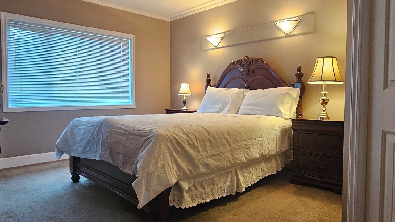 Photo of Bedroom in Saanich East
