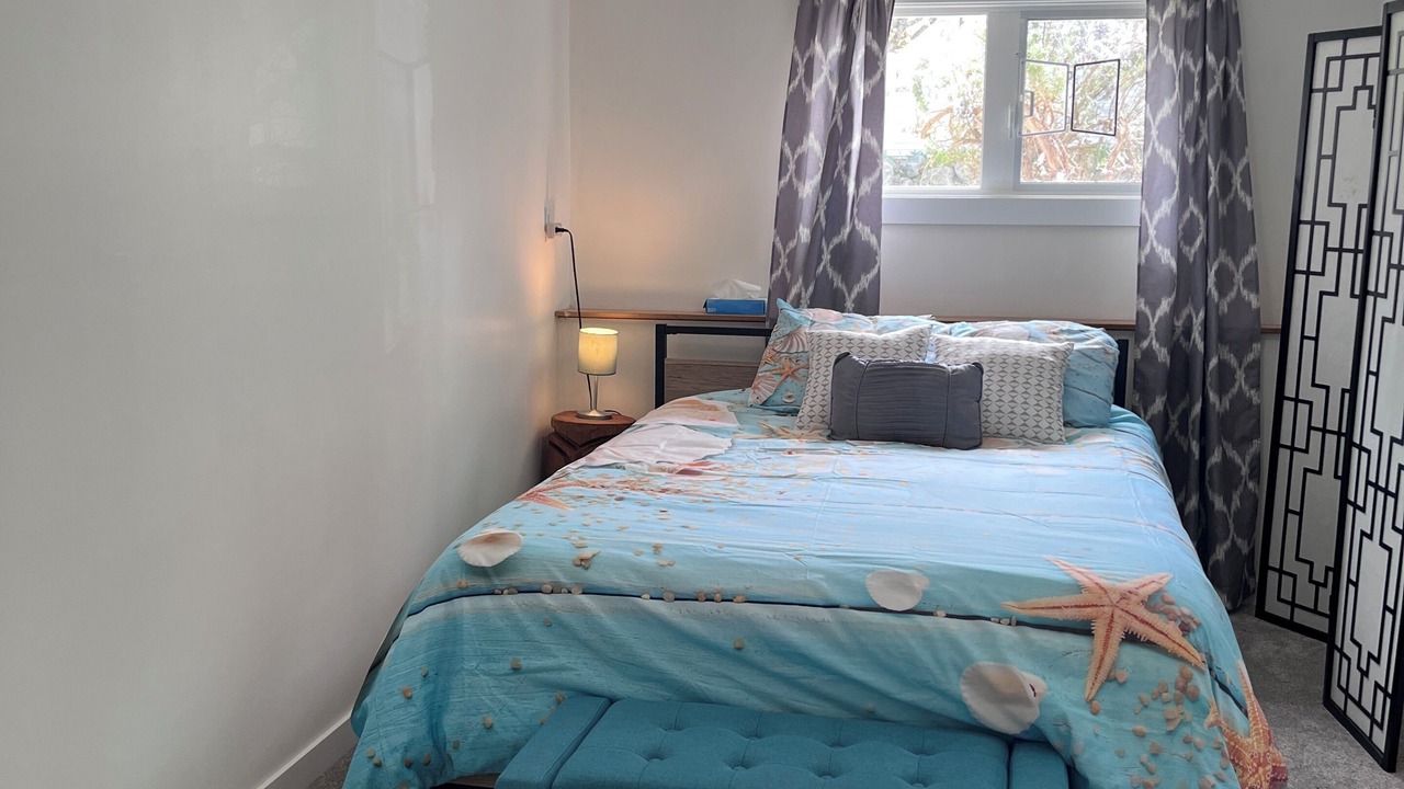 Photo of Bedroom in Colwood