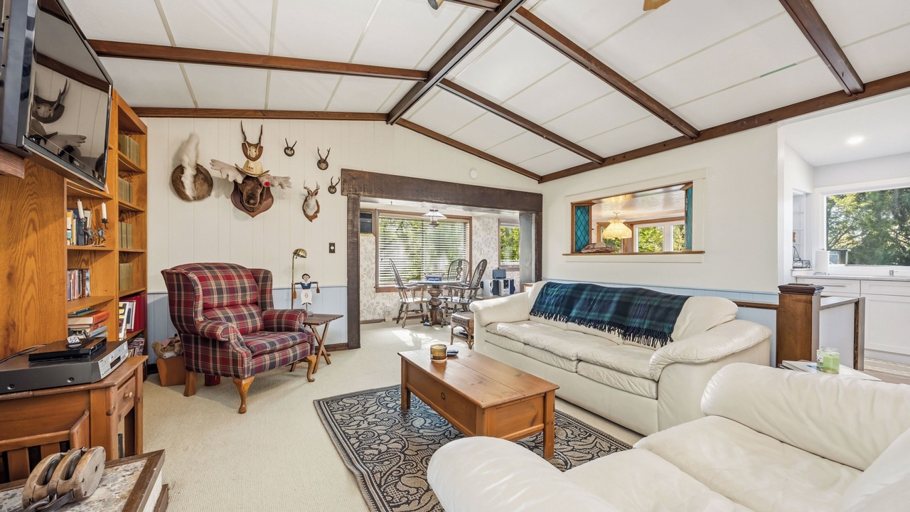 Photo of Livingroom in Sarnia
