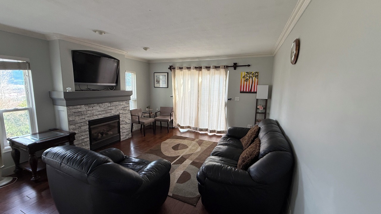 Photo of Livingroom in Lower Sumas Mountain