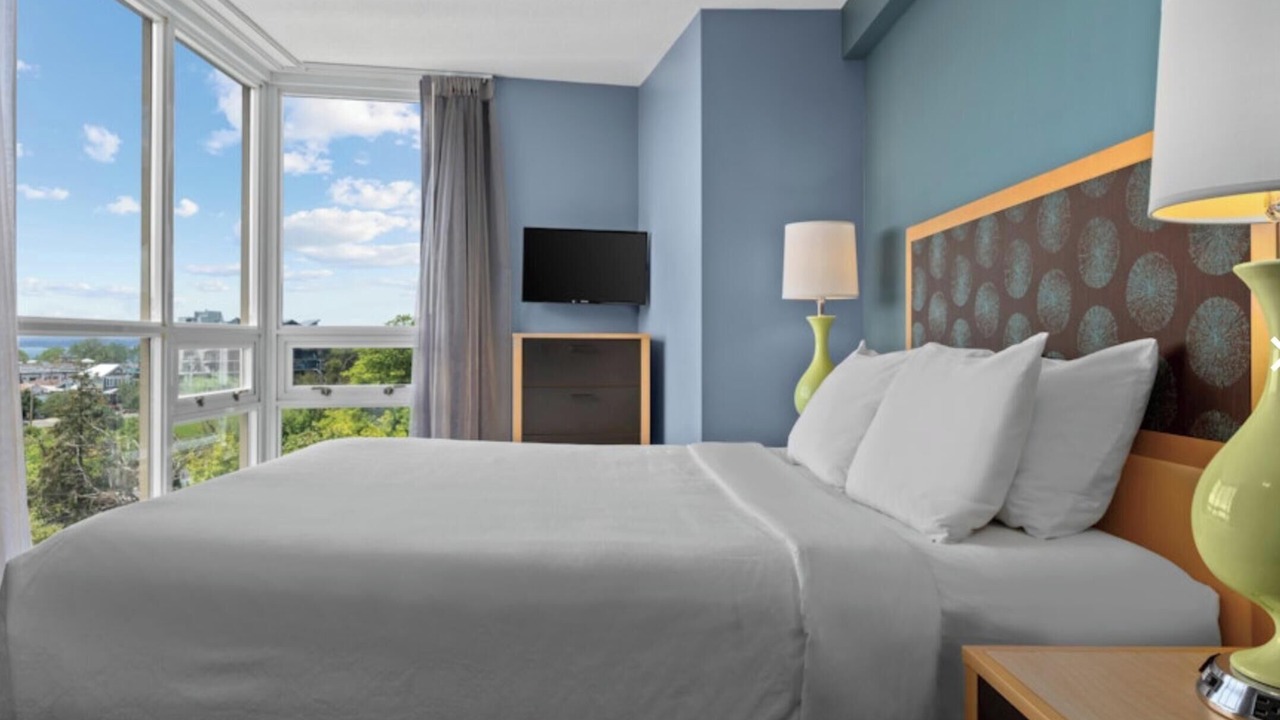 Photo of Bedroom in James Bay