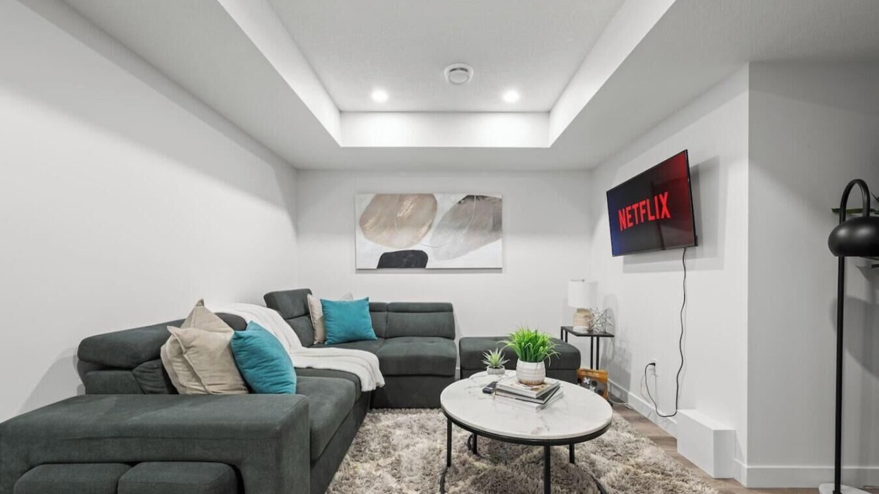 Photo of Livingroom in Southeast Edmonton