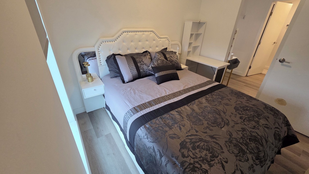 Photo of Bedroom in Crescent Heights