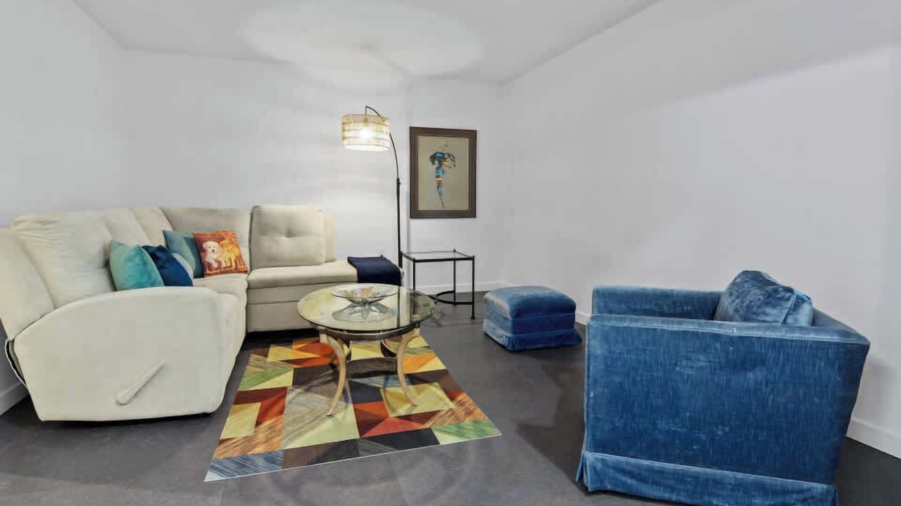 Photo of Livingroom in Jonquiere