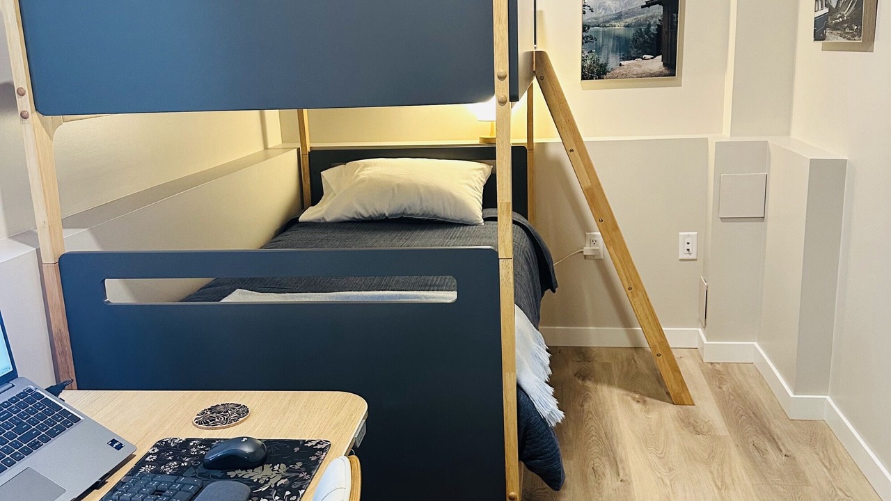 Photo of Bedroom in Renfrew-Collingwood