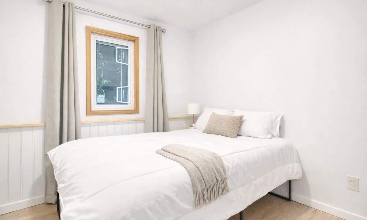 Photo of Bedroom in Halfmoon Bay