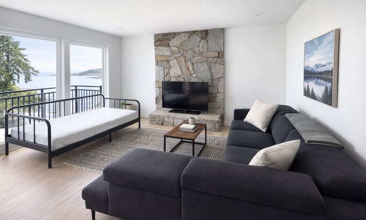 Photo of Livingroom in Halfmoon Bay