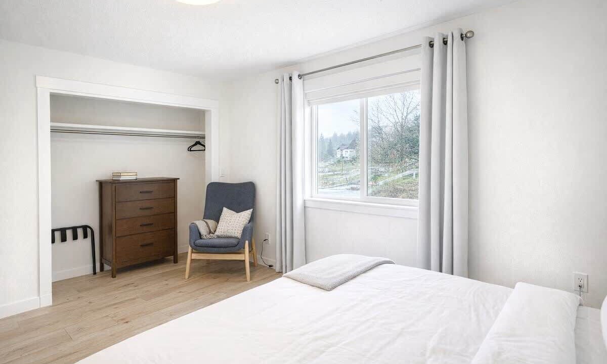Photo of Bedroom in Halfmoon Bay