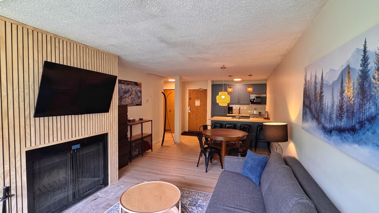 Photo of Livingroom in East Kootenay