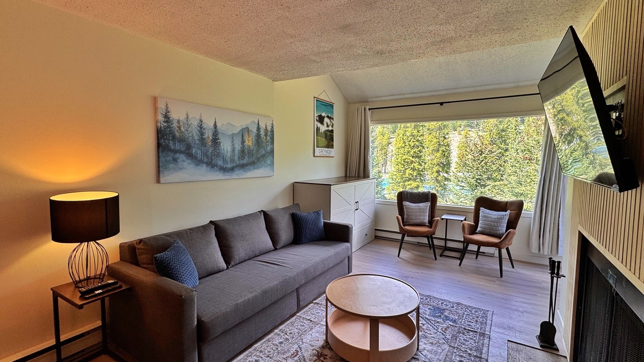 Photo of Livingroom in East Kootenay