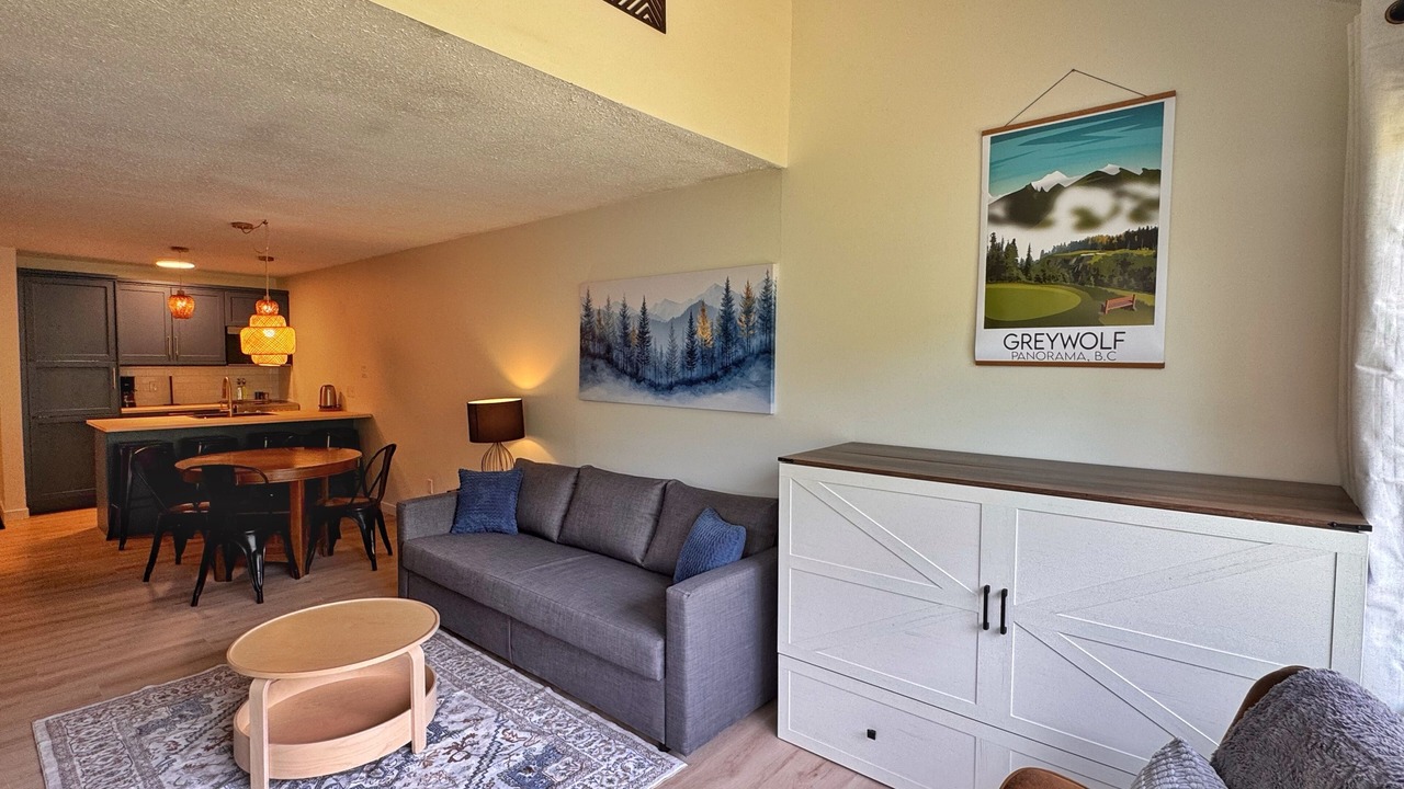 Photo of Livingroom in East Kootenay