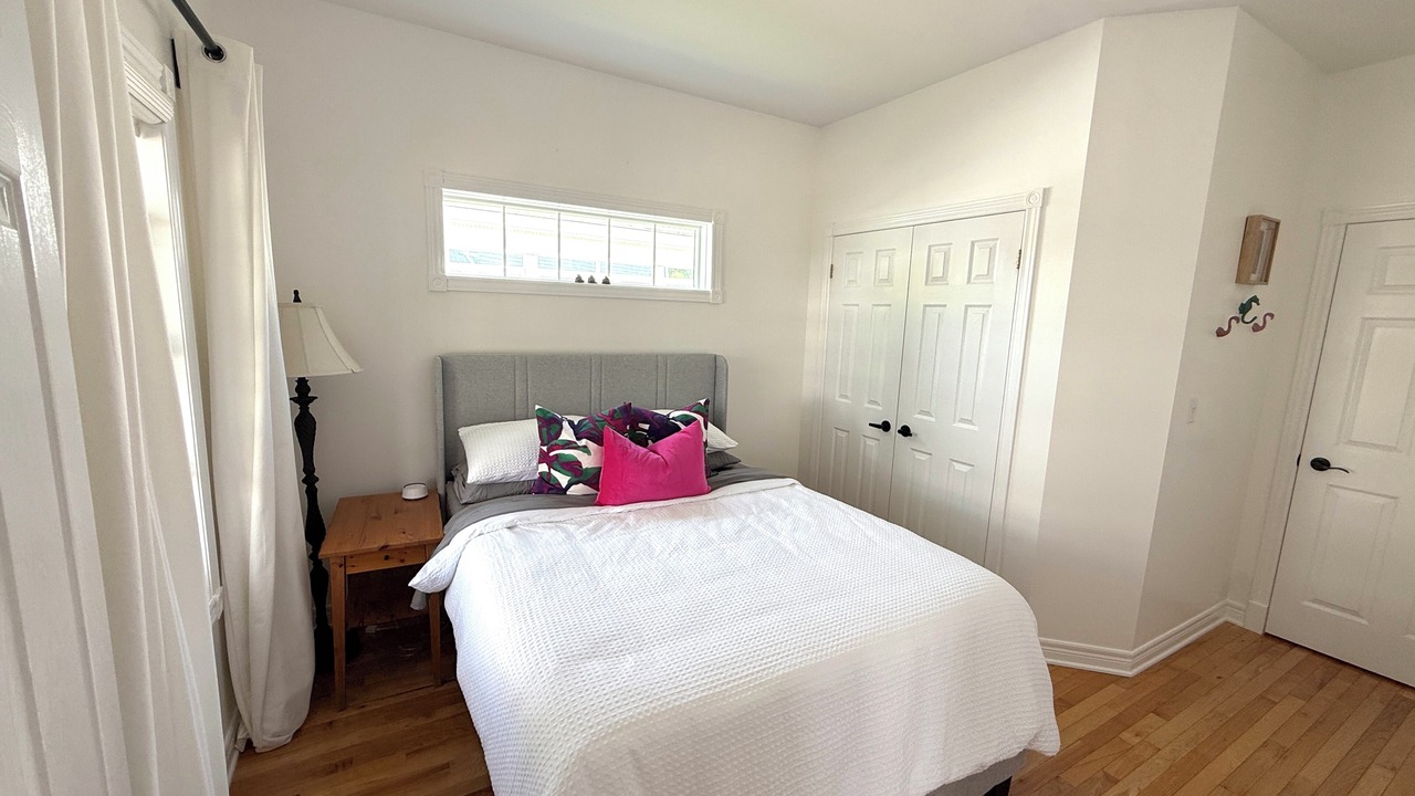 Photo of Bedroom in Crystal Beach