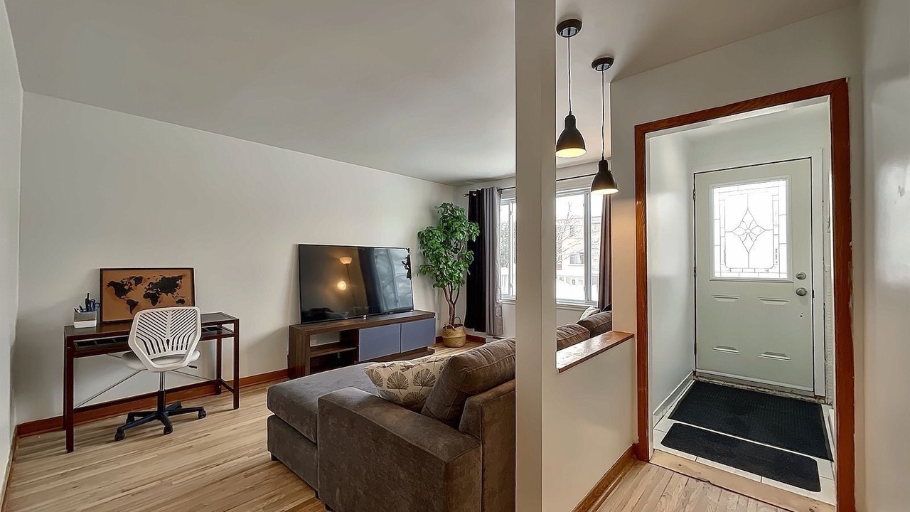 Photo of Livingroom in Pointe-aux-Trembles
