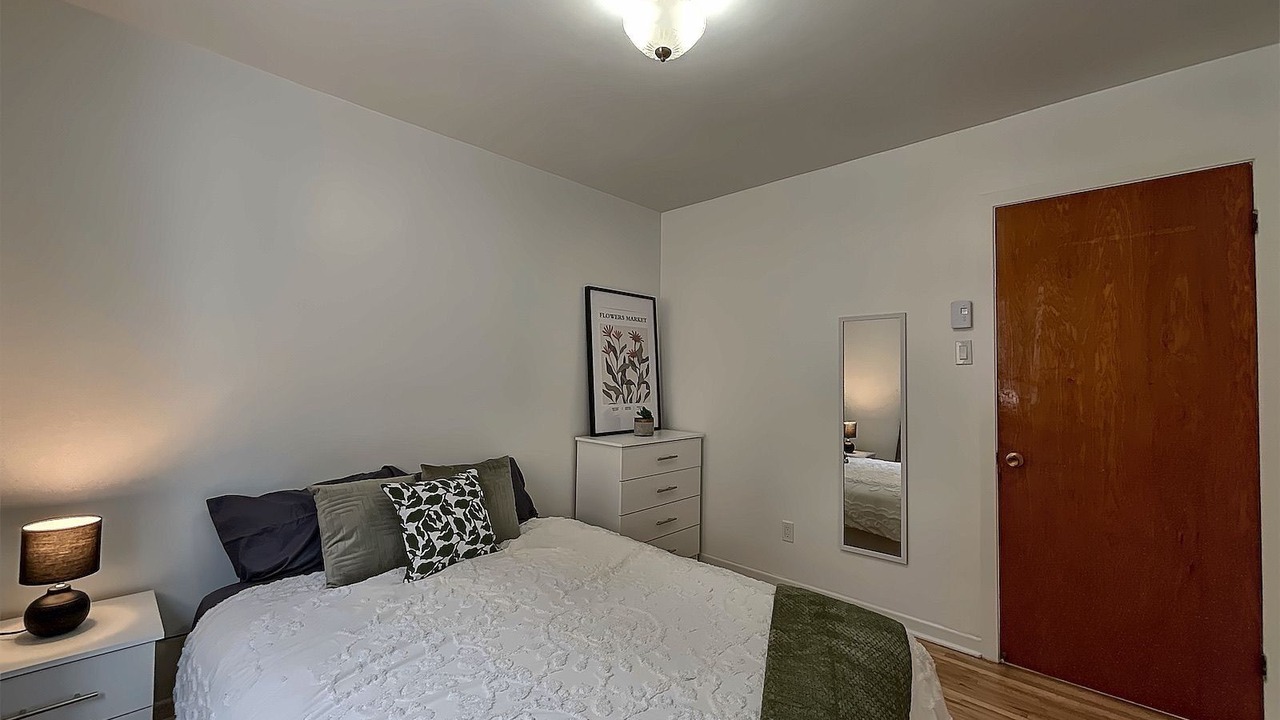 Photo of Bedroom in Pointe-aux-Trembles