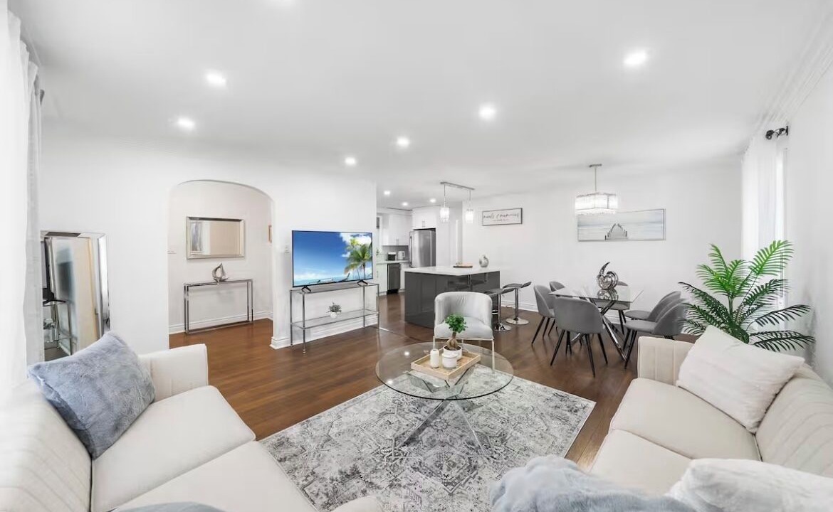 Photo of Livingroom in North York