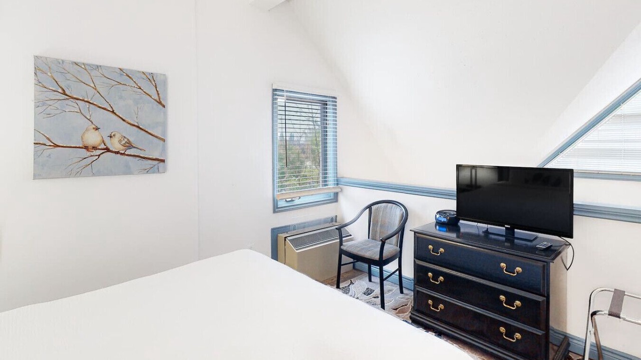 Photo of Bedroom in Craigleith