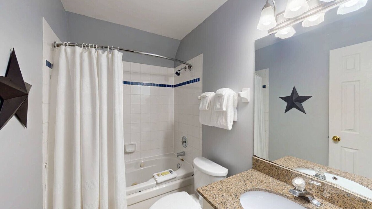 Photo of Bathroom in Craigleith