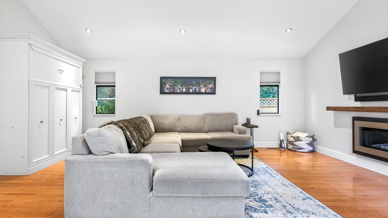 Photo of Livingroom in Surrey