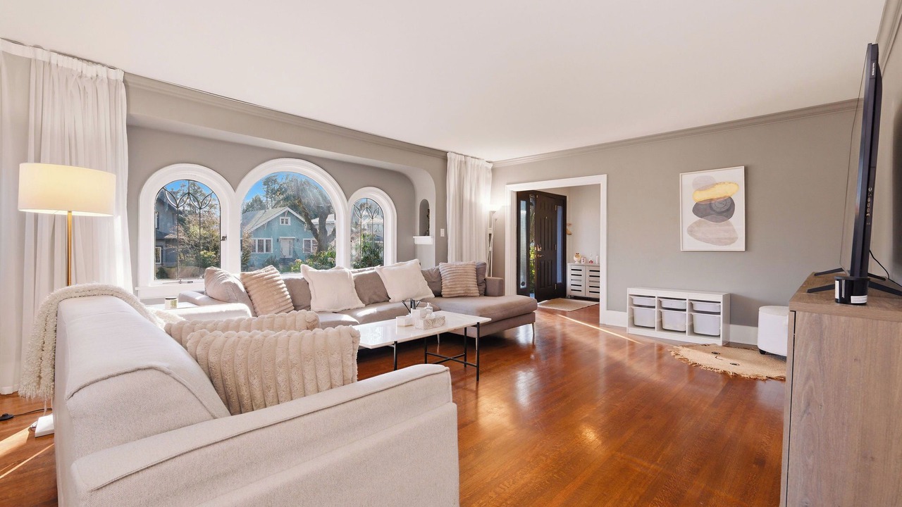 Photo of Livingroom in West Side