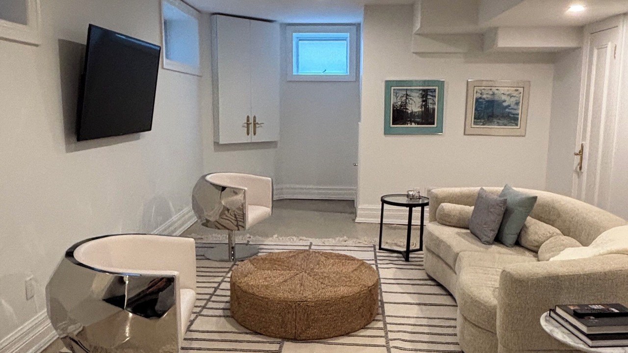 Photo of Livingroom in Midtown Toronto